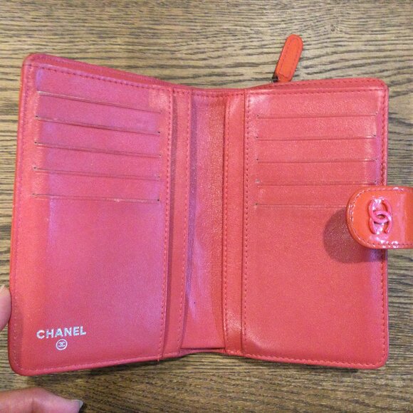 Chanel Patent Quilted Zip Pocket Wallet Coral - Picture 7 of 14
